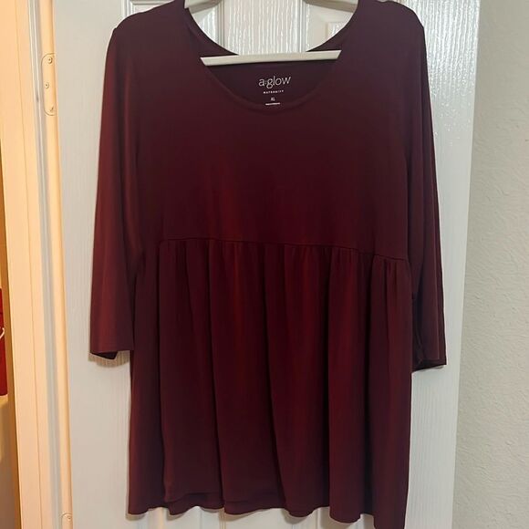 Kohl’s a:glow maternity maroon 3/4 sleevee flutter blouse - Picture 1 of 3